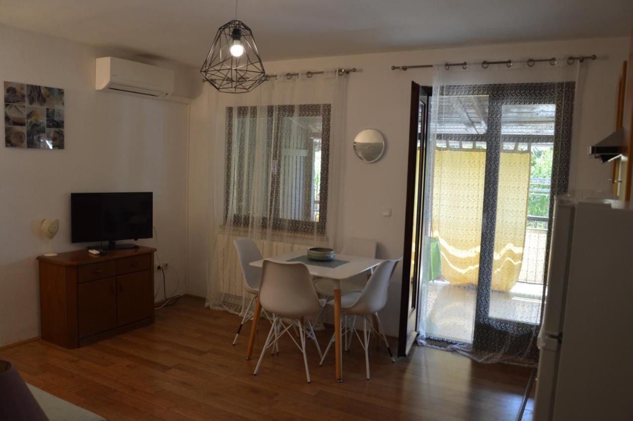 Apartmani "Glavas" Vrsar Exteriör bild